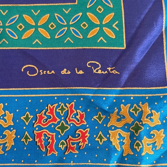 Oscar de la Renta 100% silk scarf, VINTAGE - Picture 5 of 5
